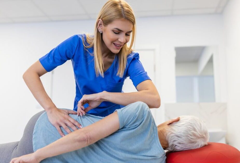 Chiropractor vs Physical Therapist: Which One Is Right for You?