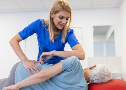 Chiropractor vs Physical Therapist – Key Differences